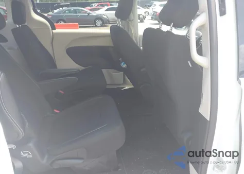 2024 Chrysler Voyager Lx z USA, uszkodzony, nr VIN 2C4RC1CG2RR105994